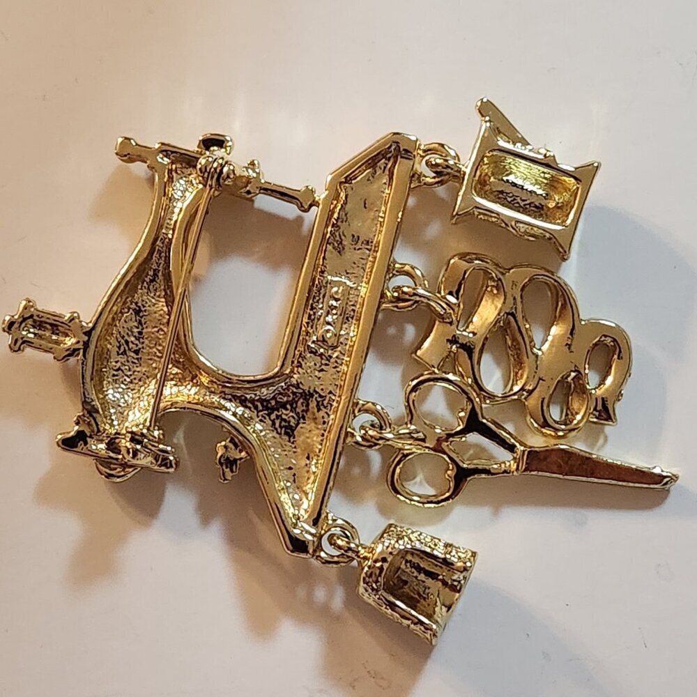 Danecraft Vintage Brooch Sewing Machine with charms Matte Gold Shiny Gold Pin - Picture 5 of 7